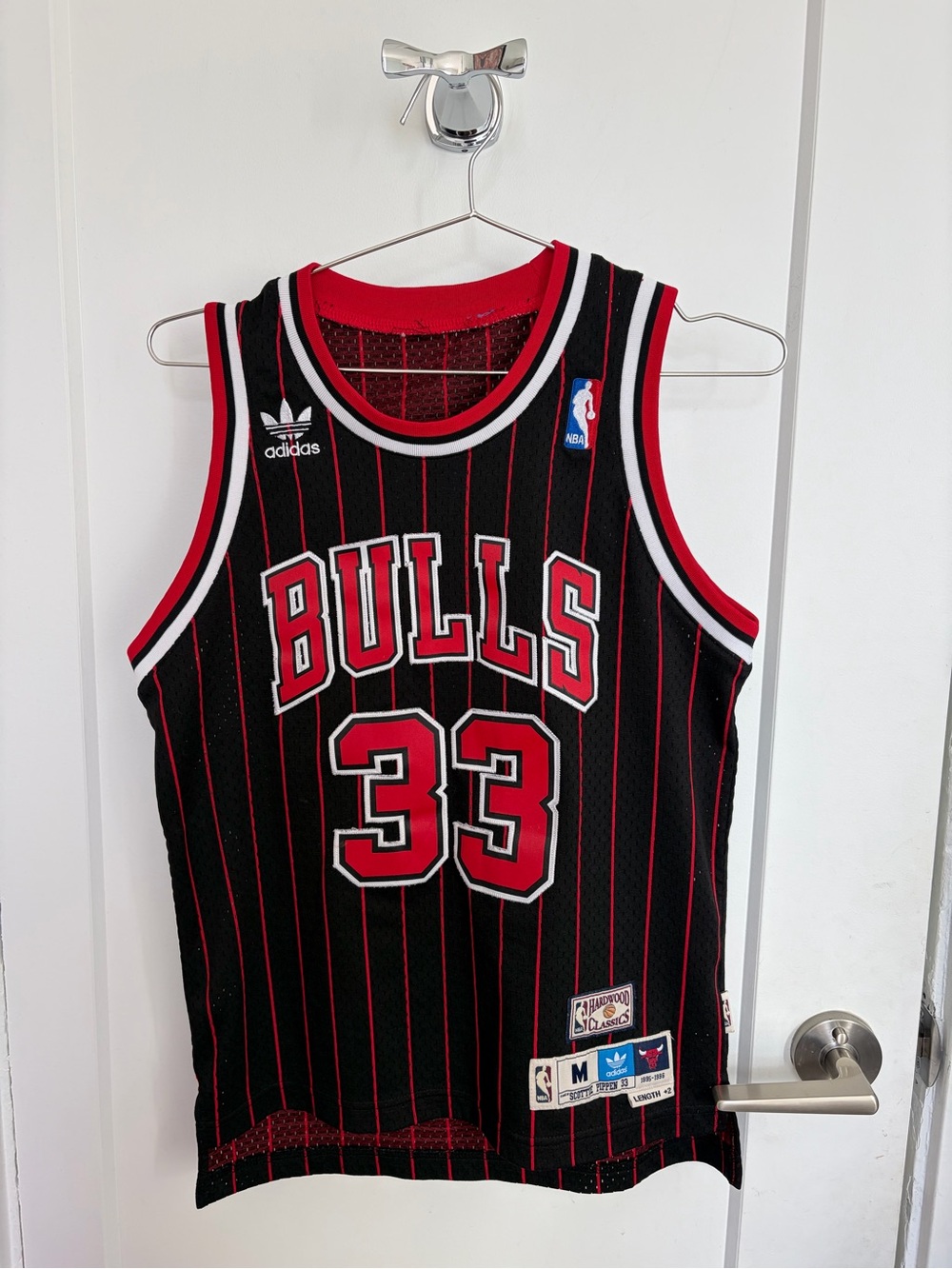 Adidas NBA Chicago Bulls #33 PIPPEN black & Red Mesh Jersey